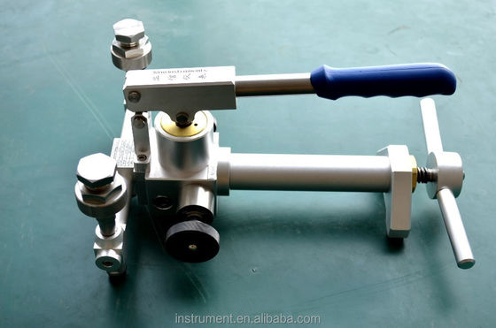 0.1mbar Resolución de ajuste HS703 Fuente de presión de calibración manual en Buna-N