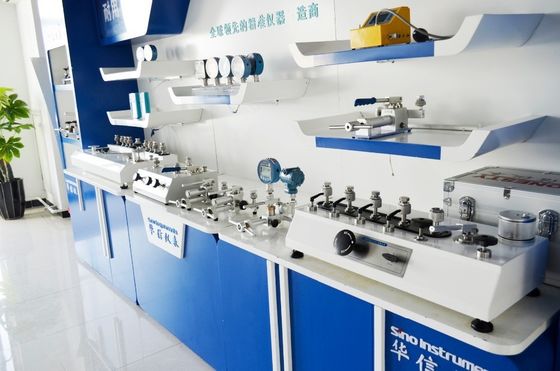 Calibración del medidor de precisión con comparador neumático HS721 portátil y potencia de aire